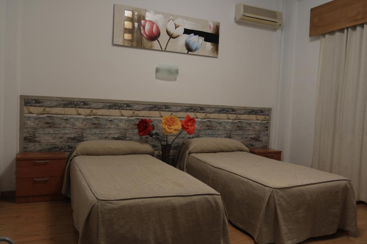 Hostal Anas Merida Bagian luar foto