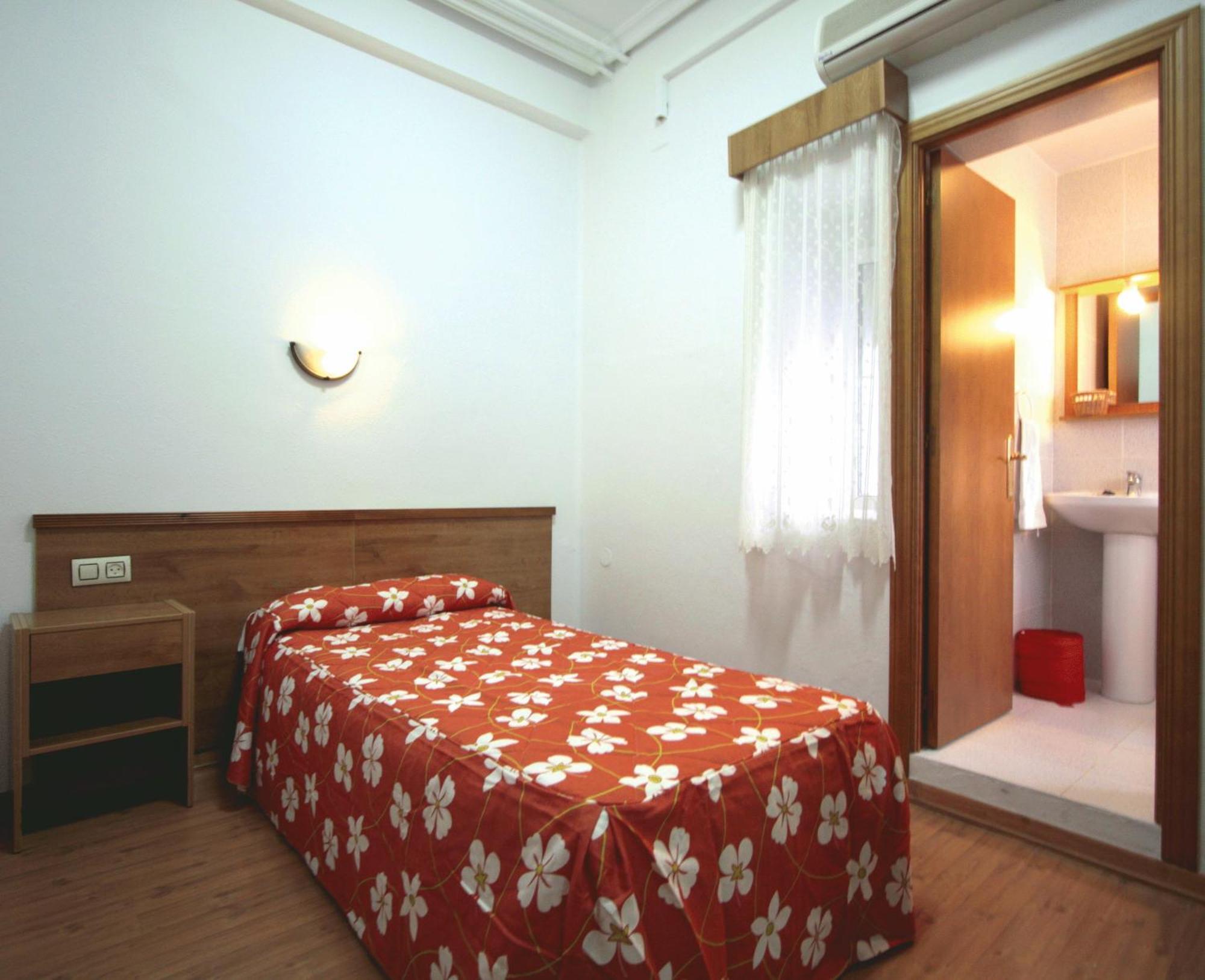 Hostal Anas Merida Bagian luar foto