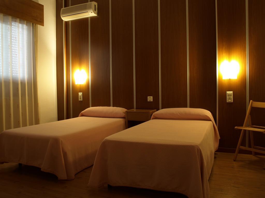 Hostal Anas Merida Bagian luar foto