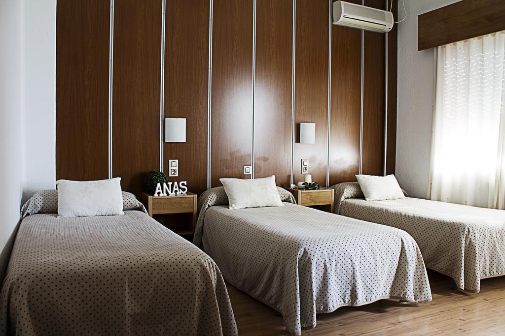 Hostal Anas Merida Bagian luar foto
