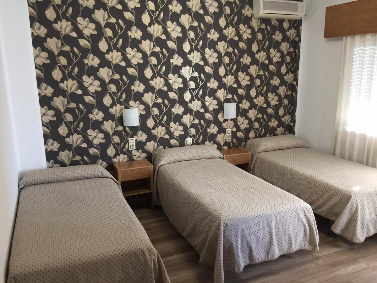 Hostal Anas Merida Bagian luar foto