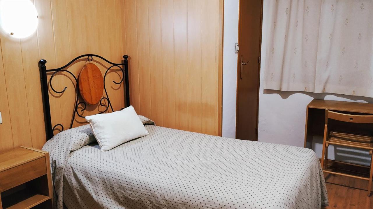 Hostal Anas Merida Bagian luar foto